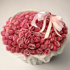 Композиция в корзине из 151 розы Ревиваль в Павловском Посаде
