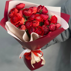 Букет из 21 красного ранункулюса в Павловском Посаде