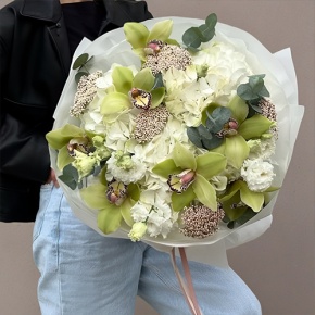Букет "Эдем" из гортензии, орхидей, эустом, эвкалипта и озатамнуса в Павловском Посаде