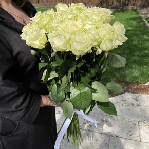 Букет из 21 белой розы (70 см) в Павловском Посаде