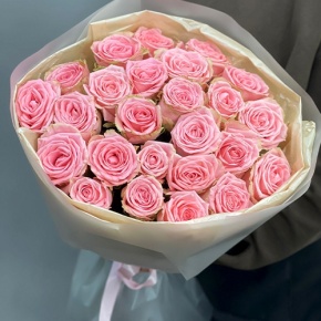 Букет из нежных 25 роз Софи Лорен (60 см) в Павловском Посаде