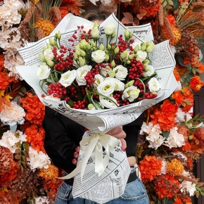 Букет "Рябиновый" из ягод калины и эустом в Павловском Посаде