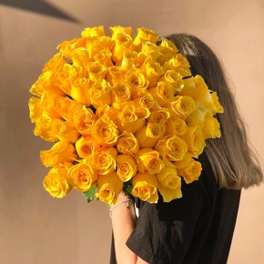 Букет "Ярче солнца" из 55 лимонных роз (50 см) в Павловском Посаде