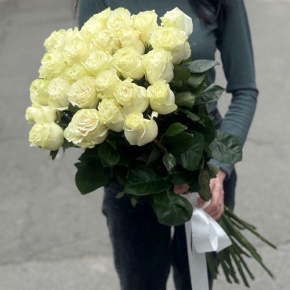 Монобукет из 25 роз Эквадор Мондиаль (80 см) в Павловском Посаде