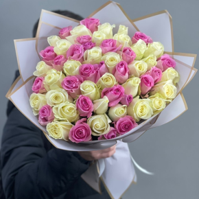 Букет из 51 розы микс  (40 см) в Павловском Посаде