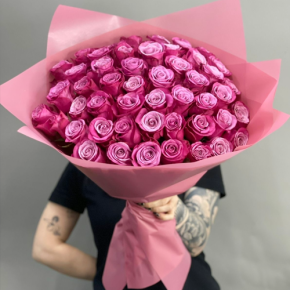 Букет из 51 розы Космик (60 см) в Павловском Посаде