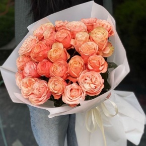 Букет из 23 пионовидных роз Эквадор сорта Кахала (60см) в Павловском Посаде