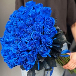 Букет из 51 синей розы Эквадор под ленту (70 см) в Павловском Посаде