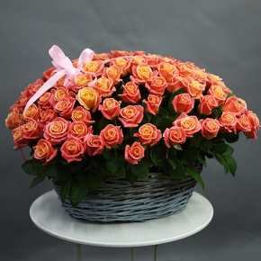 Композиция в корзине из 101 розы Мисс Пигги (50 см) в Павловском Посаде