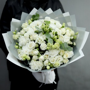 Букет "Маскарпоне" из роз, диантусов, эустом и гиперикума в Павловском Посаде