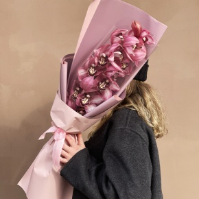 Букет из розовой орхидеи в Павловском Посаде