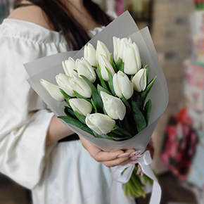 Букет из 15 белых тюльпанов в Павловском Посаде