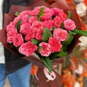 Букет из 25 махровых пионовидных роз Риджентс парк  (60 см) в Павловском Посаде