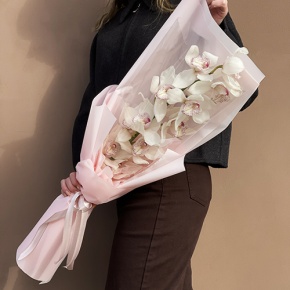 Букет из белой орхидеи в Павловском Посаде