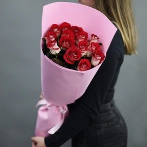 Букет "Ты прекрасна" из 15 рубиновых роз (60 см) в Павловском Посаде