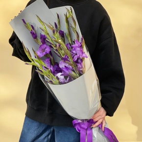 Букет из 9 фиолетовых гладиолусов в Павловском Посаде