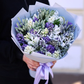 Букет "Алиби" из гиацинтов, вероники, нерине в Павловском Посаде