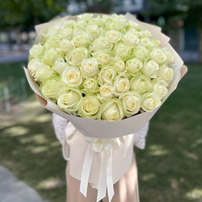 Букет "Манталь" из 51 белой розы (60 см) в Павловском Посаде