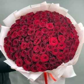 Букет "Париж" из 101 красной розы (60 см) в Павловском Посаде
