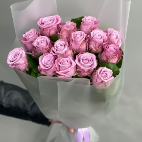 Монобукет из 15 малиновых роз Меритим (50 см) в Павловском Посаде