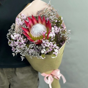 Букет из хамелациума, лимонниума и протеи в Павловском Посаде