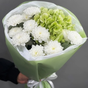 Букет "Линда" из хризантем и Голландской гортензии в Павловском Посаде