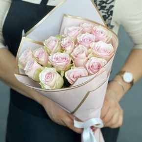 Букет из 15 пудровых роз Кения (40 см) в Павловском Посаде