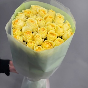 Букет из 25 пионовидных роз Баттеркап (60 см) в Павловском Посаде