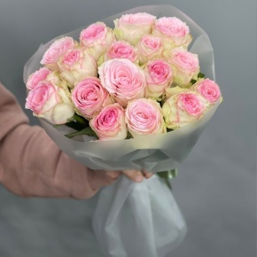 Букет из 17 роз Кения (40 см) в Павловском Посаде
