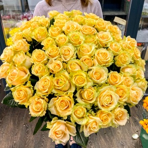 75 роз Аваланж (70 см) в Павловском Посаде