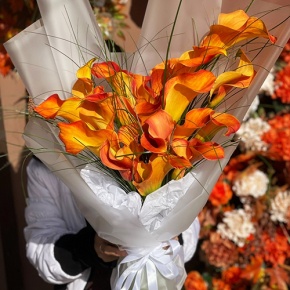 Монобукет из 21 оранжевой каллы в Павловском Посаде
