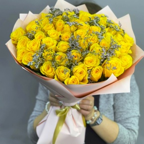 Букет из 51 лимонной розы с лимониумом в Павловском Посаде