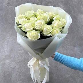 Букет "Умка" из 15 белых роз (50 см) в Павловском Посаде
