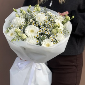 Букет "Вера и надежда" из ромашек, гербер, эвкалипта, диантусов и эустом в Павловском Посаде