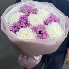 Букет "Вместе с тобой" из нежных хризантем в Павловском Посаде