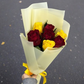 Букет из 7 Кенийских роз (40 см) в Павловском Посаде