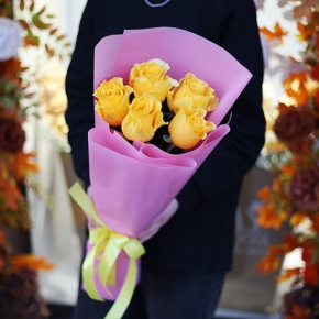 Букет "Еллоу" из 5 ярких роз (70 см) в Павловском Посаде