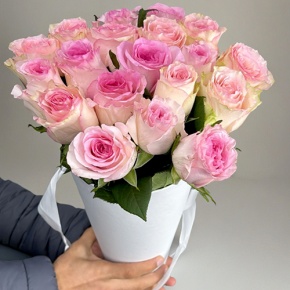 Букет из 21 розы Кения в конусе в Павловском Посаде