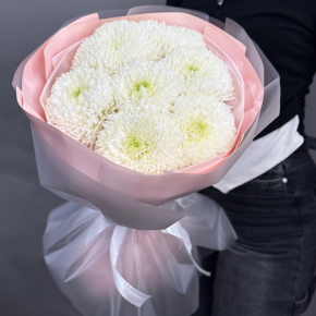 Нежный букет из 7 хризантем Магнум в Павловском Посаде