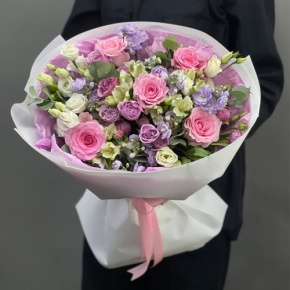 Букет "Хлоя" из альстромерий, кустовых роз, ароматных маттиол, эустом и махровых роз в Павловском Посаде