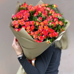 Букет "Сияние заката" из кустовых роз (70 см) в Павловском Посаде