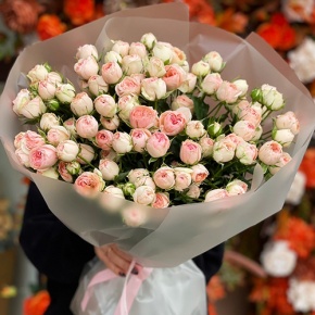 Букет из 35 нежных кустовых роз (40 см) в Павловском Посаде