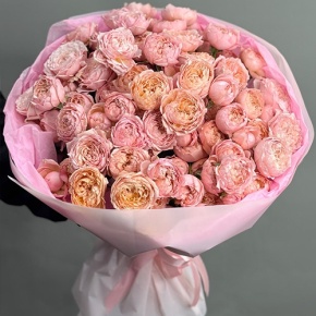 Букет из 35 кустовых пионовидных роз Джульетта (60 см) в Павловском Посаде