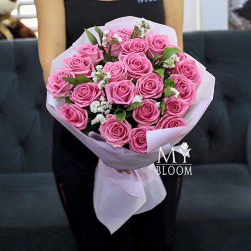 Букет из 21 розовой розы Аква (50 см) в Павловском Посаде