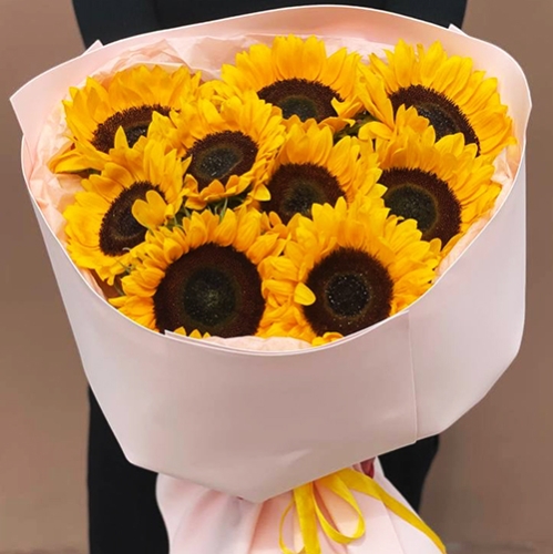 Букет "Солнечный рассвет" из 9 подсолнухов в Павловском Посаде