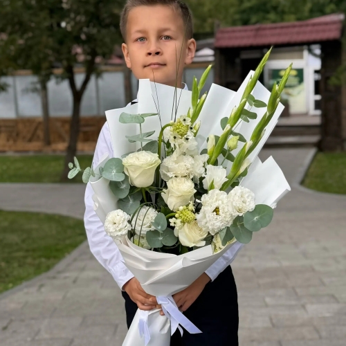 Букет на 1 сентября с гладиолусами, розами, эустомой и орнитогалумом в Павловском Посаде