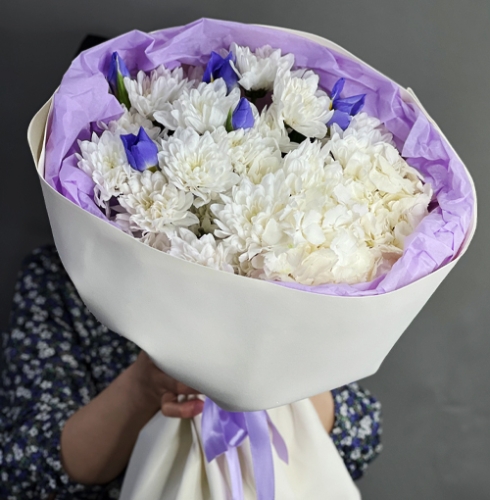 Букет "Грация" из ирисов, гортензии и кустовых хризантем в Павловском Посаде