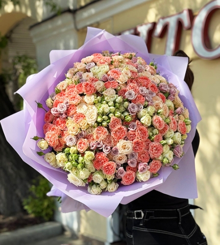 Букет из 101 кустовой розы микс в Павловском Посаде